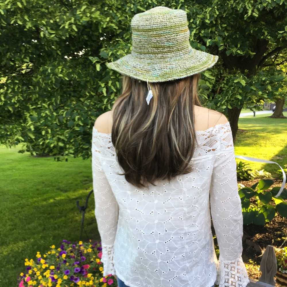 SALE OFF SHOULDER EYELET & LACE - Picture 5 of 8